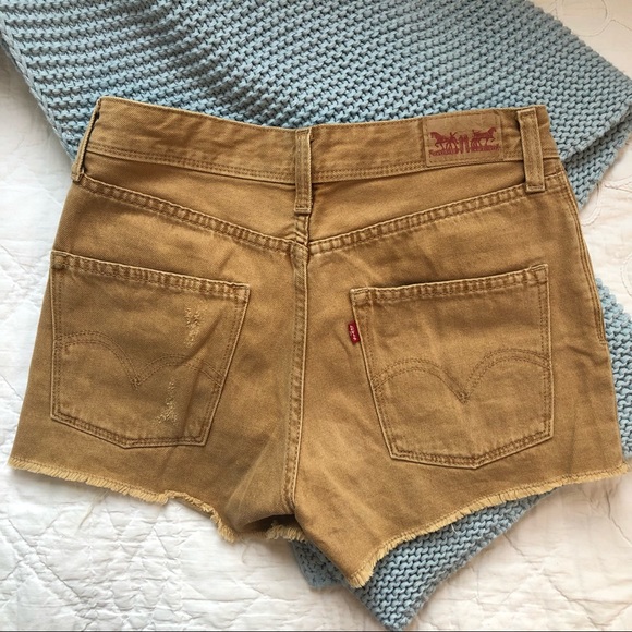 LEVI’S HIGH RISE SHORTS - Picture 4 of 7